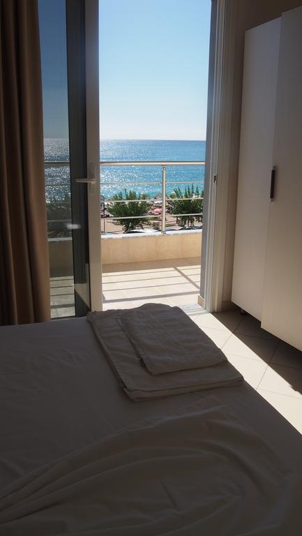 Rondos Hotel هيماري المظهر الخارجي الصورة