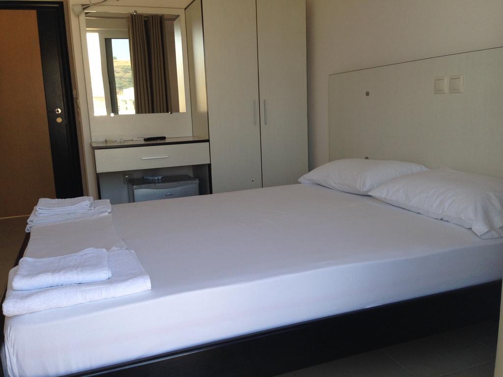 Rondos Hotel هيماري الغرفة الصورة