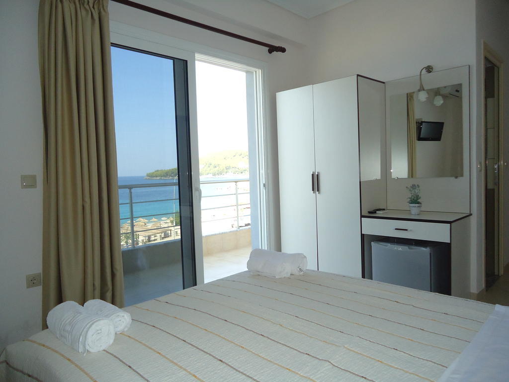Rondos Hotel هيماري الغرفة الصورة