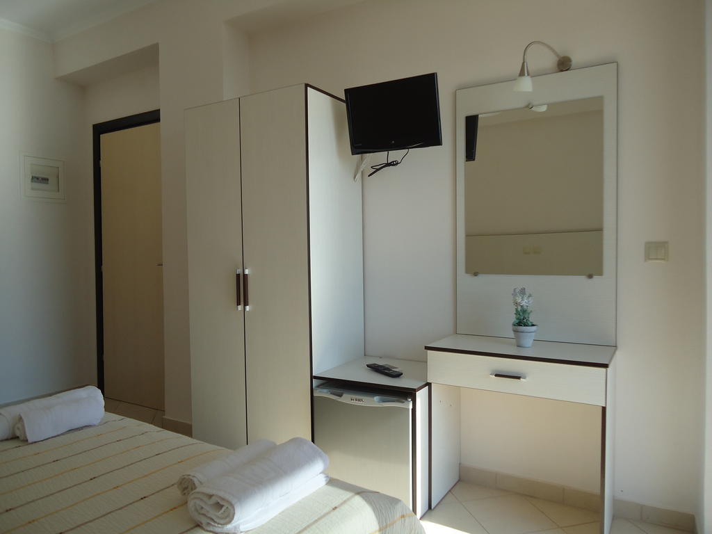 Rondos Hotel هيماري الغرفة الصورة