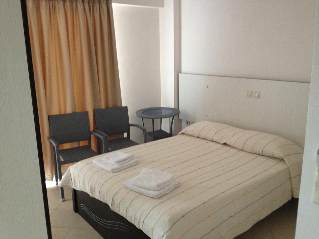 Rondos Hotel هيماري الغرفة الصورة