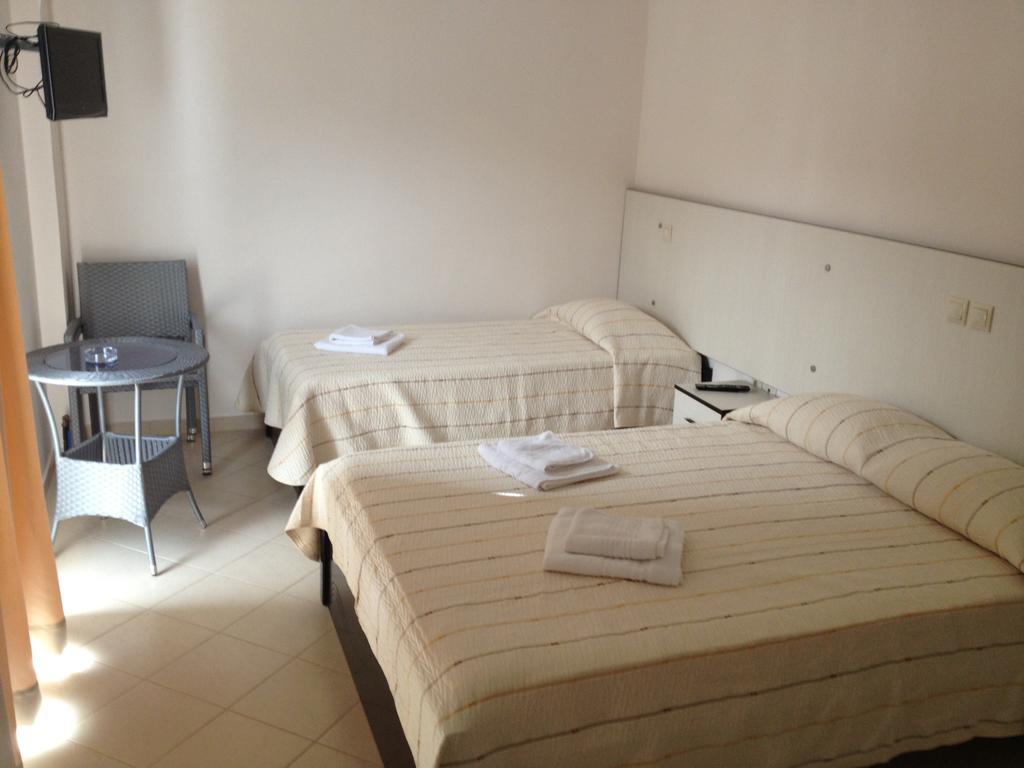 Rondos Hotel هيماري الغرفة الصورة